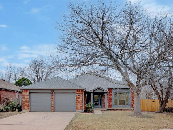 602 Firethorn LN, Round Rock, TX 78664