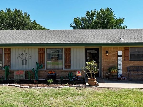 2112 Lynn Lane, Weatherford, OK 73096