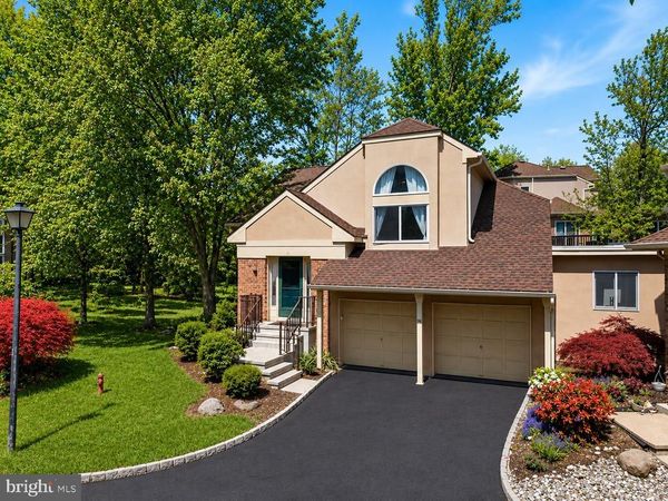 15 KINGSLAND CIRCLE, MONMOUTH JUNCTION, NJ 08852