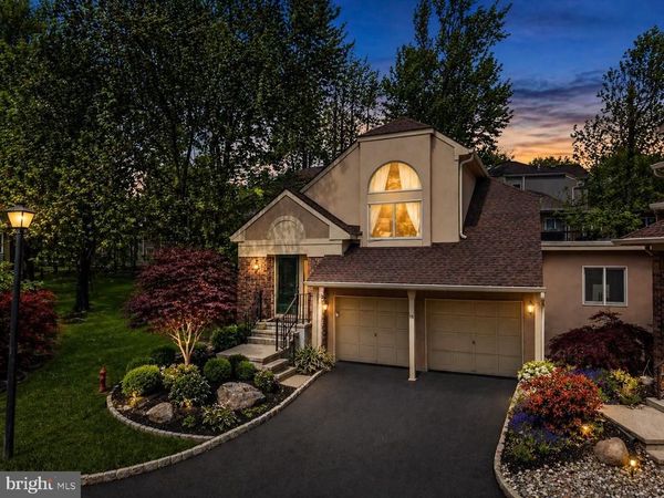 15 KINGSLAND CIRCLE, MONMOUTH JUNCTION, NJ 08852