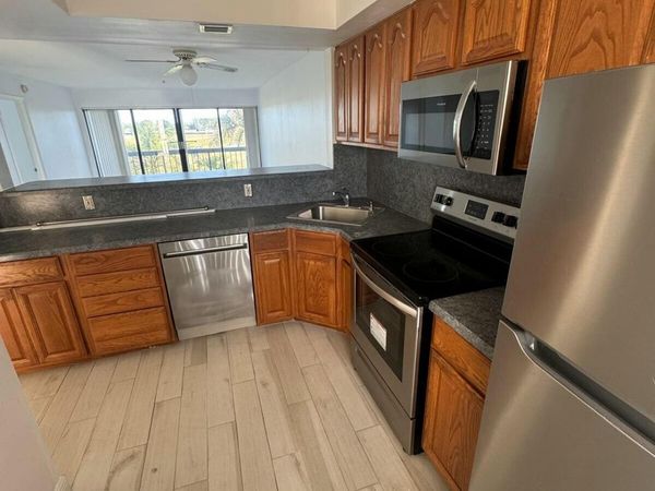 3000 Presidential Way, Unit 404, West Palm Beach, FL 33401