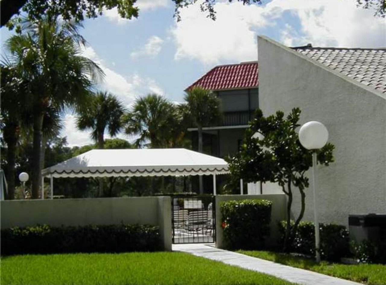 3000 Presidential Way, Unit 404, West Palm Beach, FL 33401 Photo
