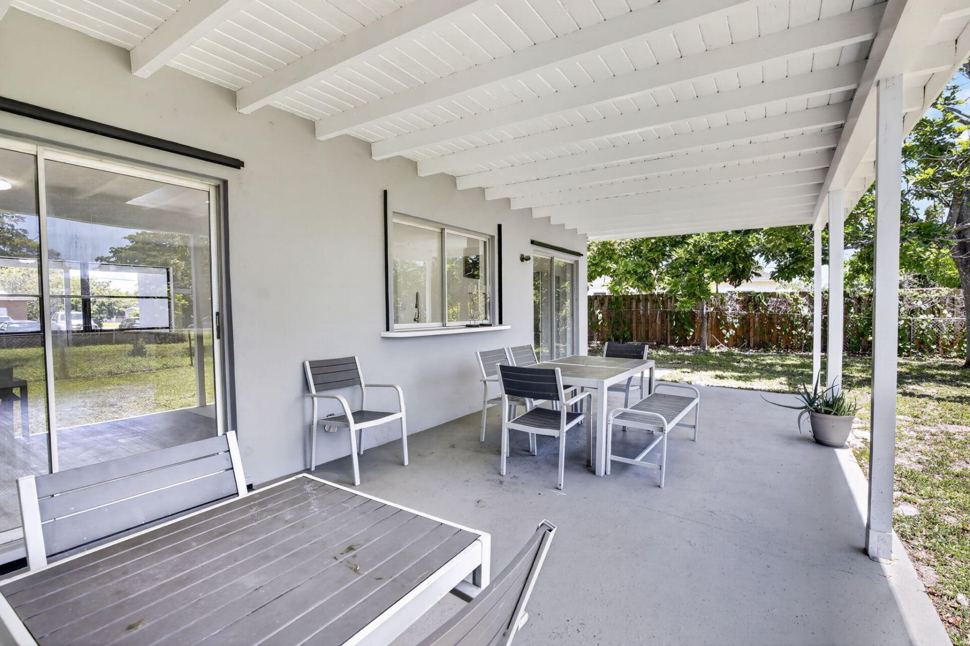 5804 NW 14th Street, Sunrise, FL 33313 Photo