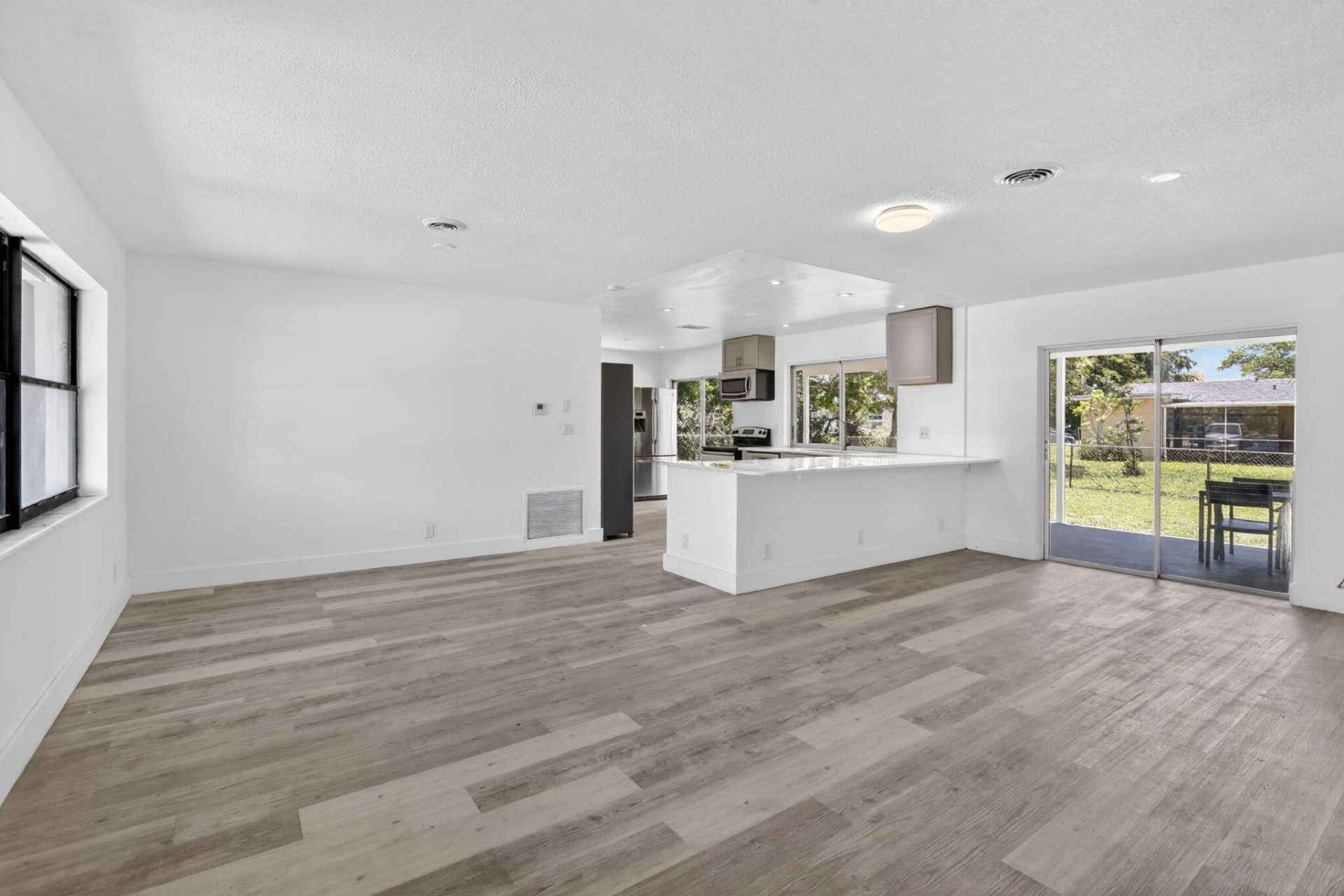 5804 NW 14th Street, Sunrise, FL 33313 Photo