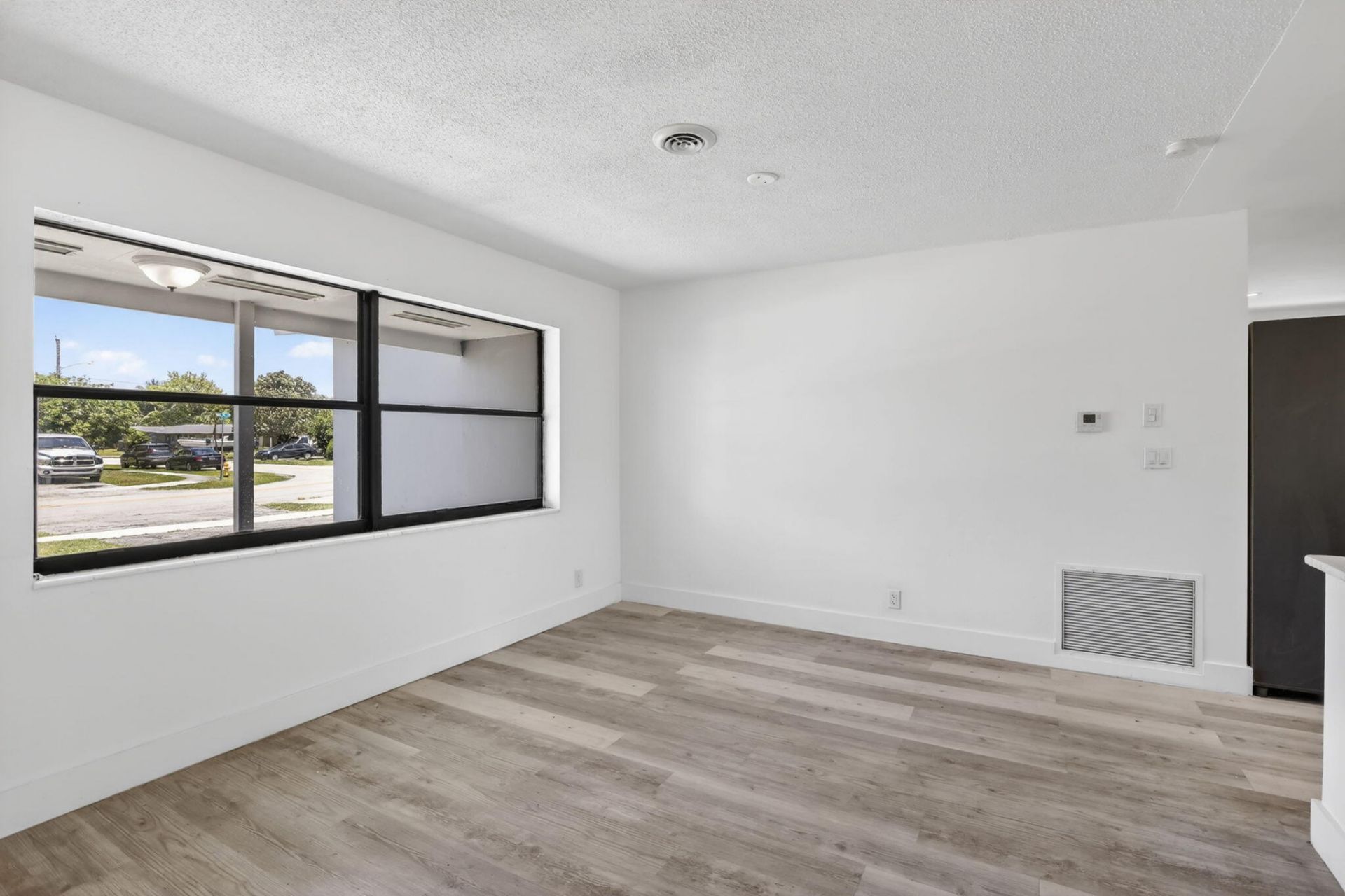 5804 NW 14th Street, Sunrise, FL 33313 Photo