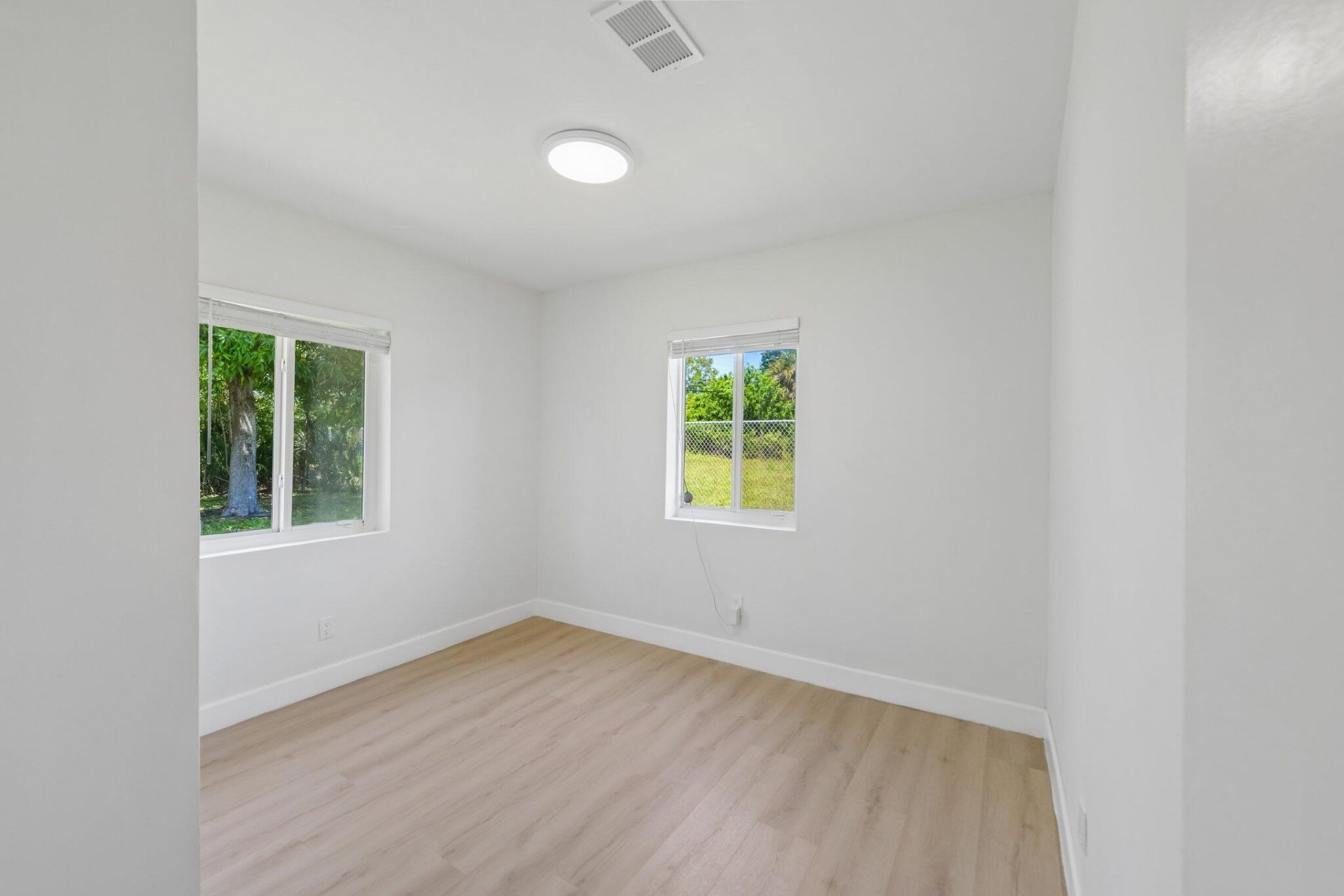 2943 NW 13th Street, Fort Lauderdale, FL 33311 Photo