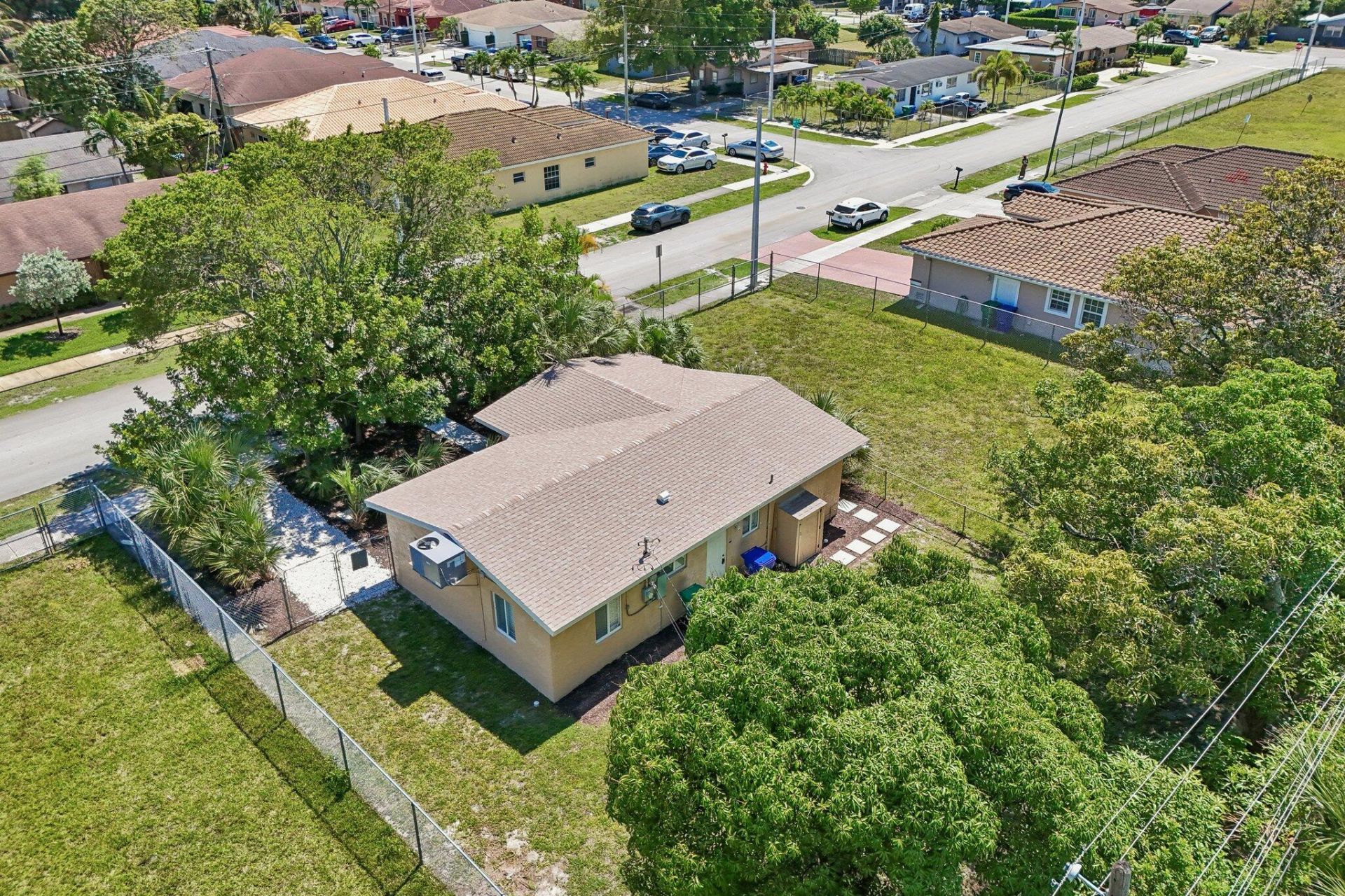 2943 NW 13th Street, Fort Lauderdale, FL 33311 Photo