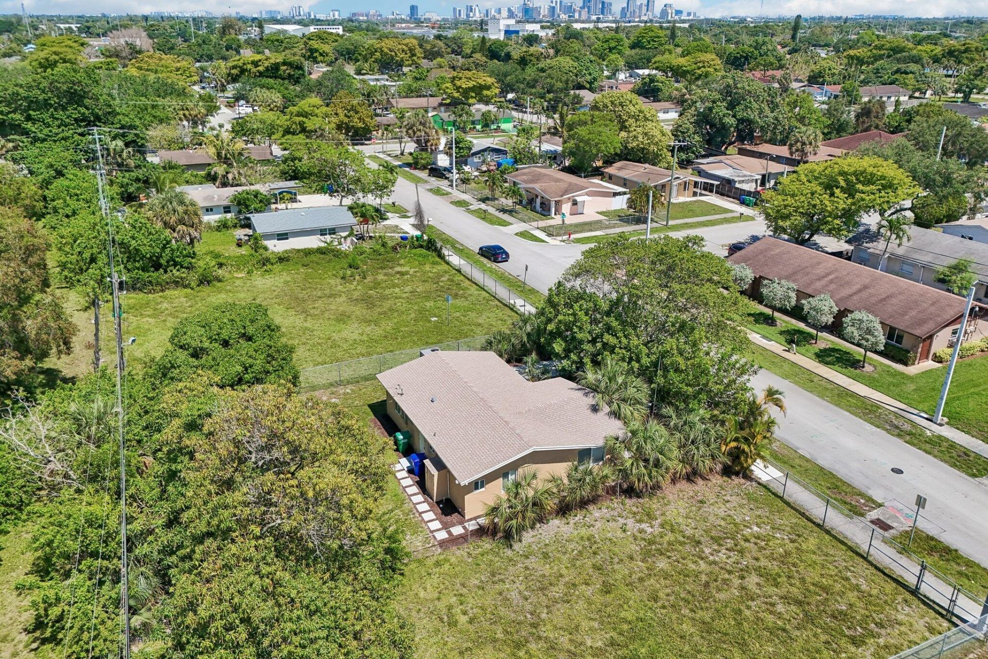 2943 NW 13th Street, Fort Lauderdale, FL 33311 Photo