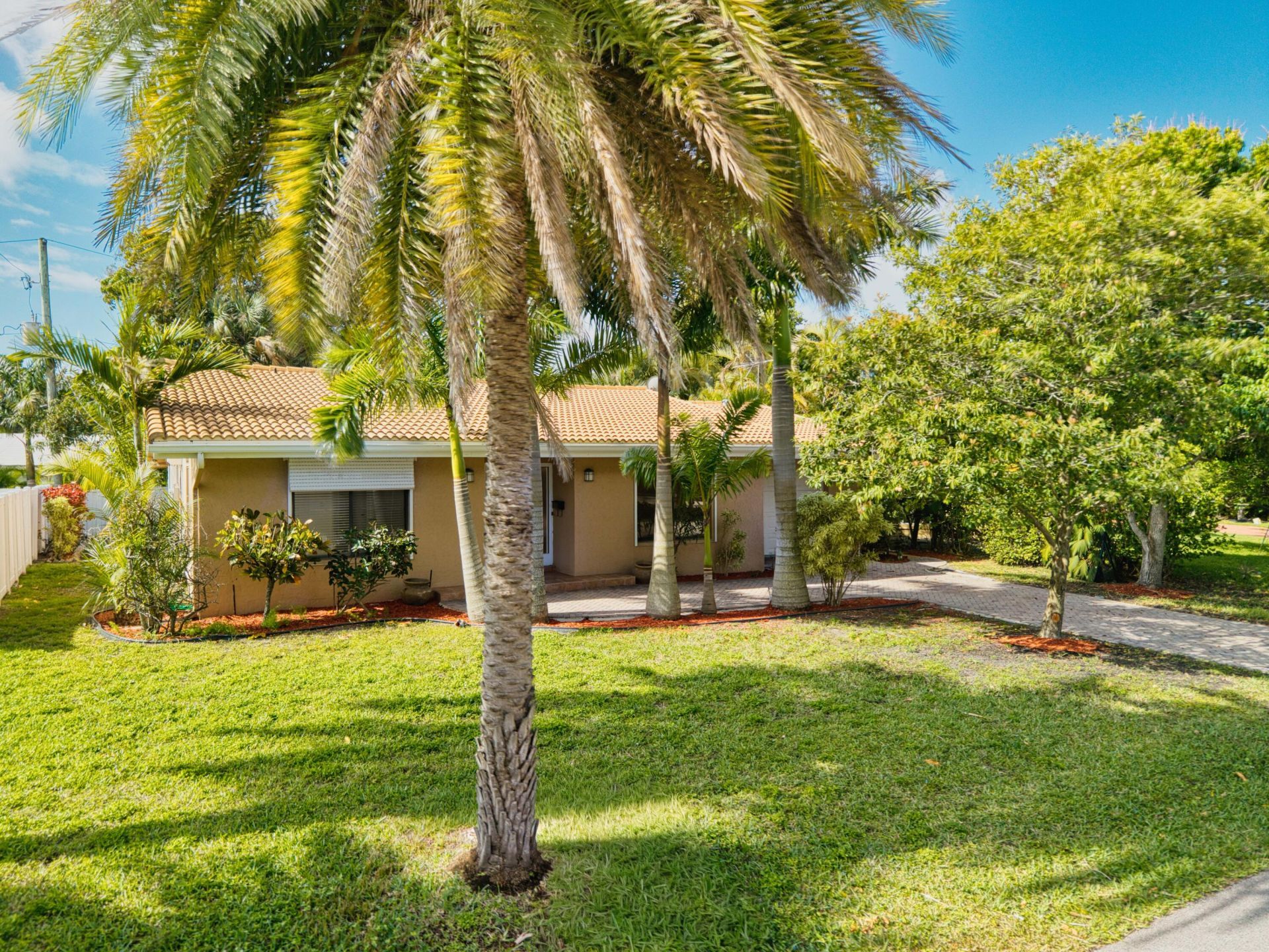 284 Allenwood Drive, Lauderdale by the Sea, FL 33308 Photo