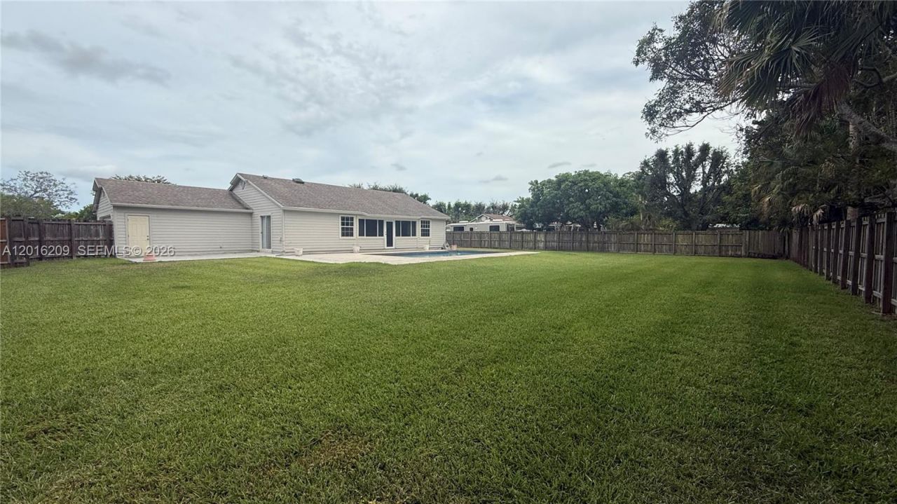 15212 SW 148th Ct, Miami, FL 33187 Photo