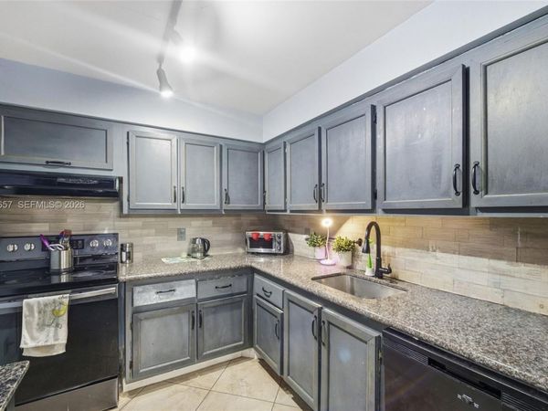 6195 Rock Island Rd , Unit 511, Tamarac, FL 33319
