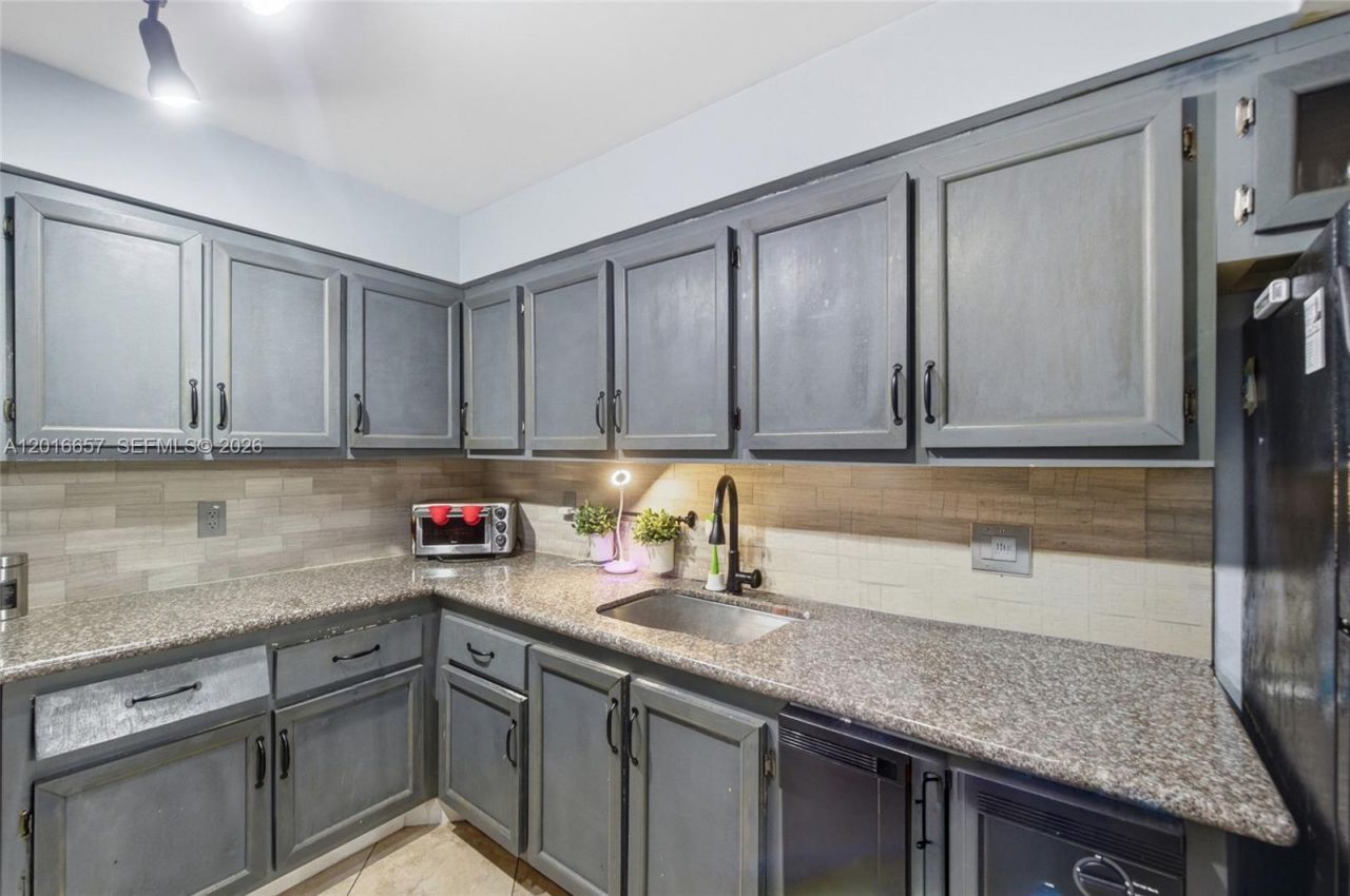6195 Rock Island Rd , Unit 511, Tamarac, FL 33319 Photo