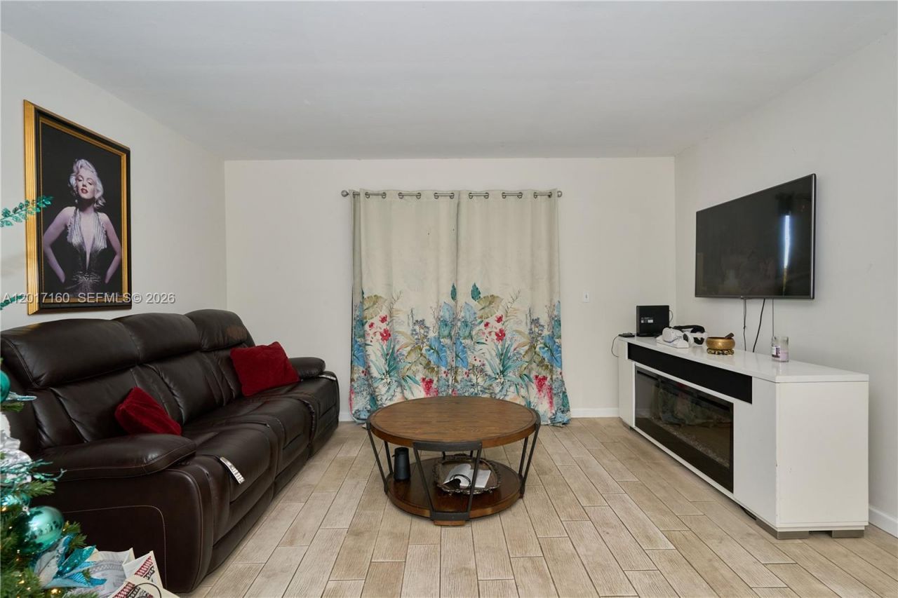 8240 SW 210th St, Unit 207, Cutler Bay, FL 33189 Photo