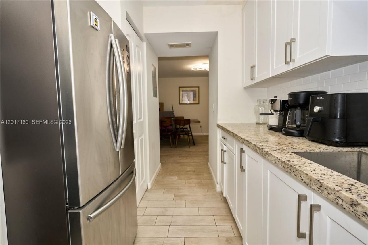 8240 SW 210th St, Unit 207, Cutler Bay, FL 33189 Photo