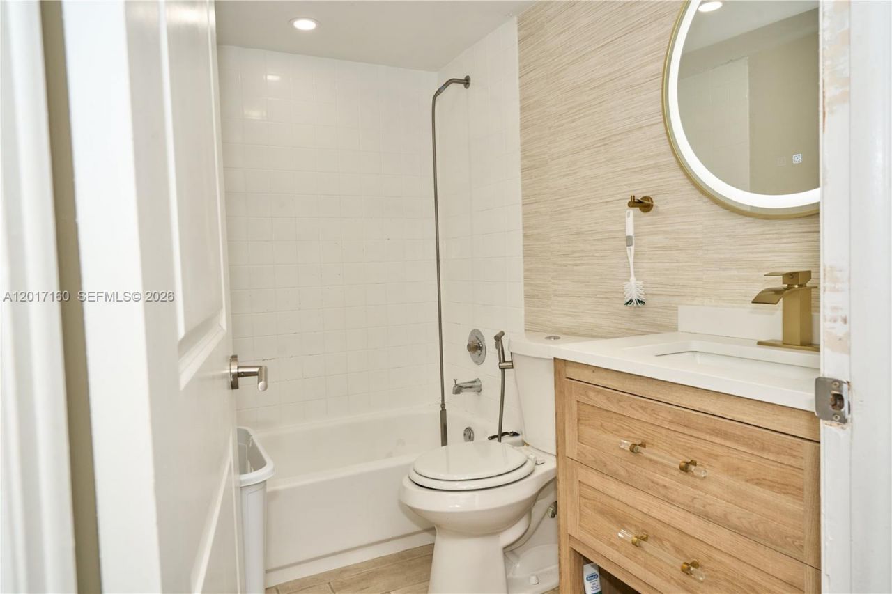 8240 SW 210th St, Unit 207, Cutler Bay, FL 33189 Photo