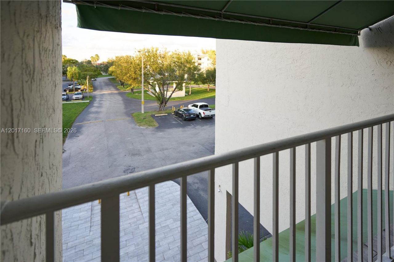 8240 SW 210th St, Unit 207, Cutler Bay, FL 33189 Photo