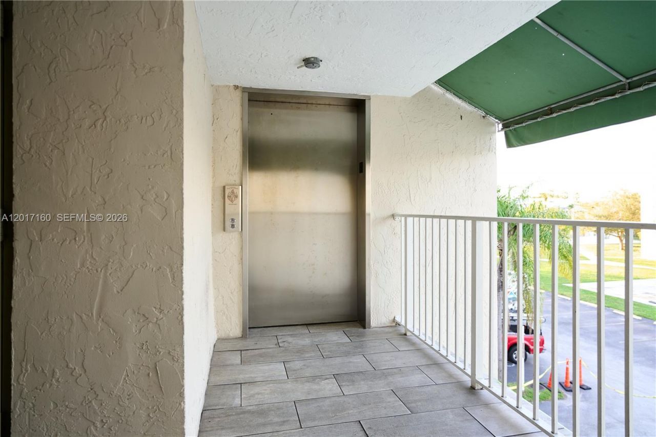8240 SW 210th St , Unit 207, Cutler Bay, FL 33189 Photo