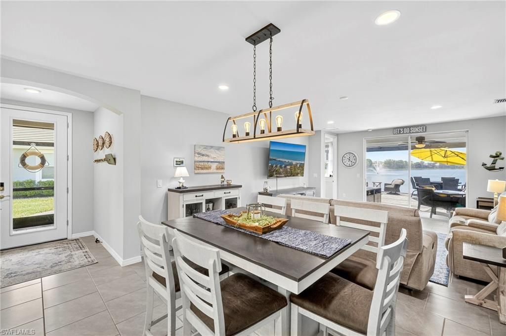 14582 Edgewater Cir , Naples, FL 34114 Photo