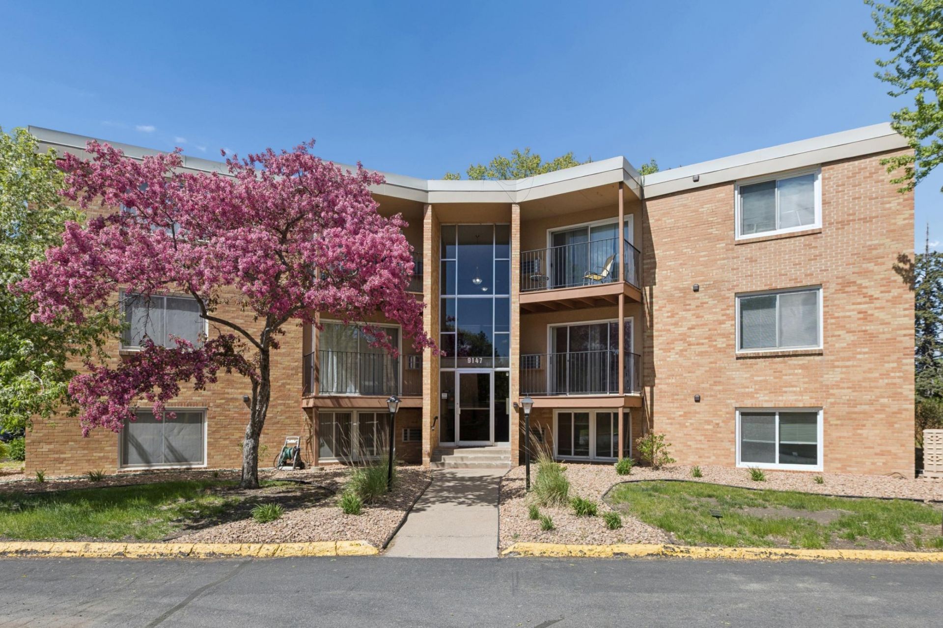 9147 Highway 55, Golden Valley, MN 55427
