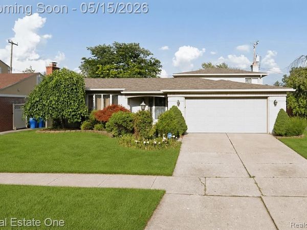 1348 N Charlesworth Street, Dearborn Heights, MI 48127