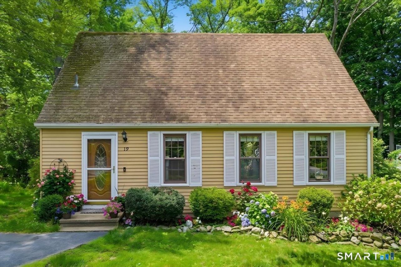 19 Maplewood, East Lyme, CT 06333 Main Photo
