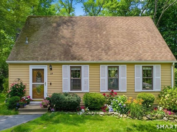 19 Maplewood, East Lyme, CT 06333