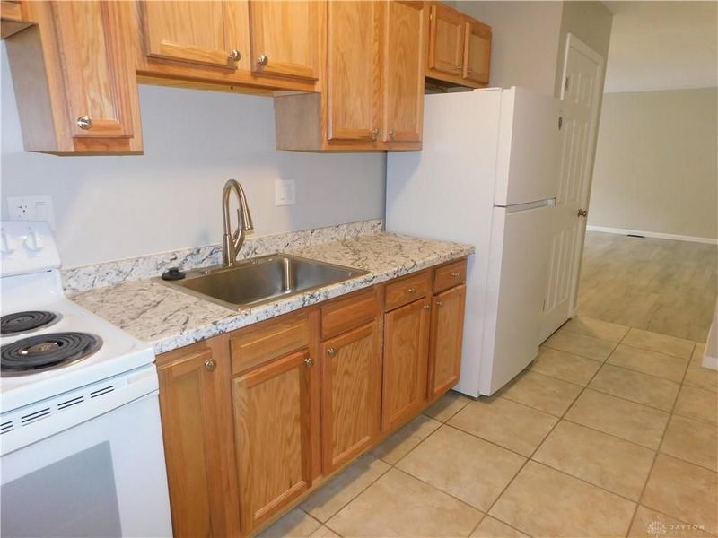 334 Blackwood Avenue, Unit 2, Dayton, OH 45403 Photo 3
