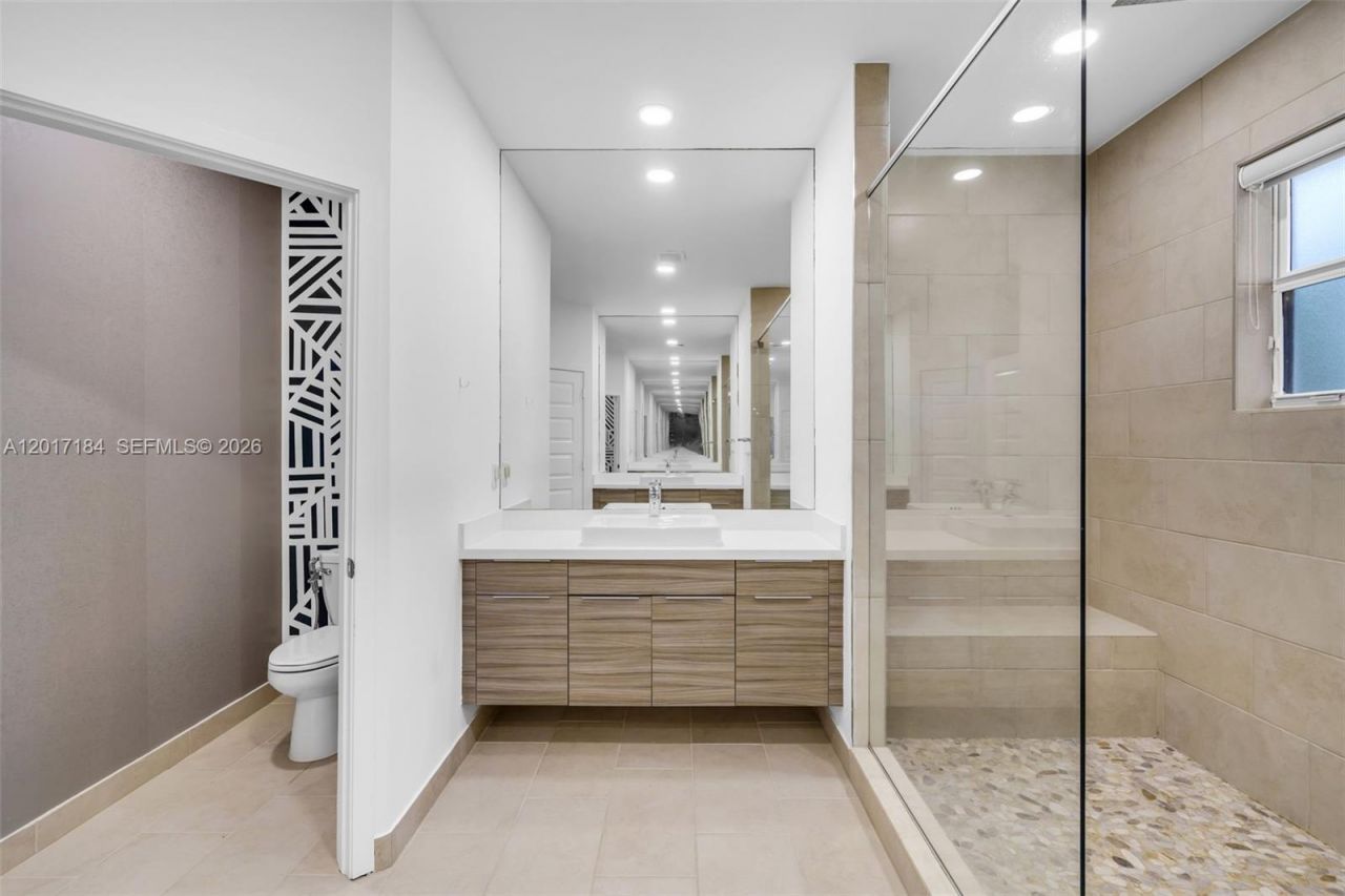 15540 NW 88th Ave , Miami Lakes, FL 33018 Photo