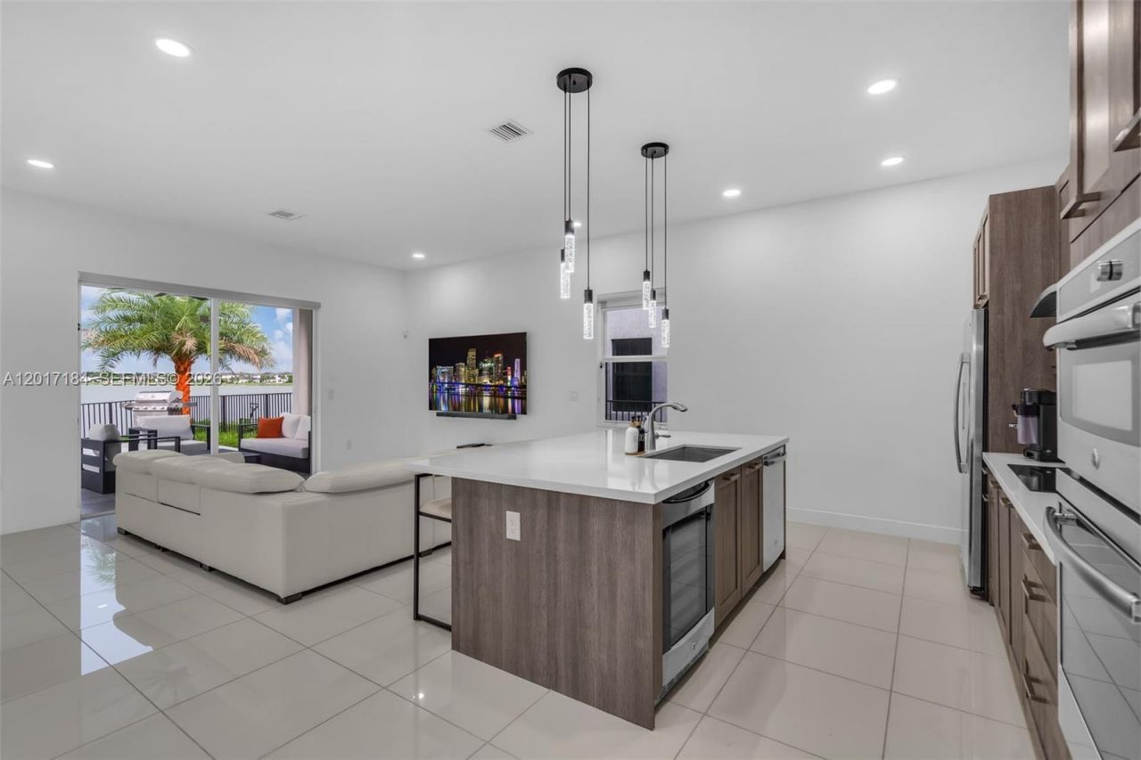 15540 NW 88th Ave , Miami Lakes, FL 33018 Photo