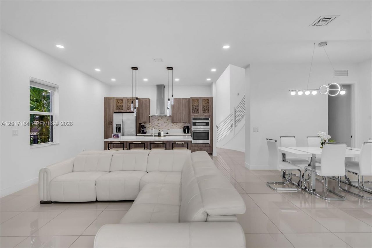 15540 NW 88th Ave , Miami Lakes, FL 33018 Photo