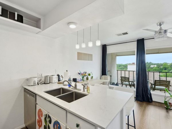 6910 Hart LN, Unit 912, Austin, TX 78731