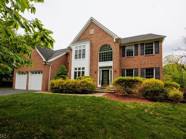 8 Overlook Dr, Riverdale, NJ 07457