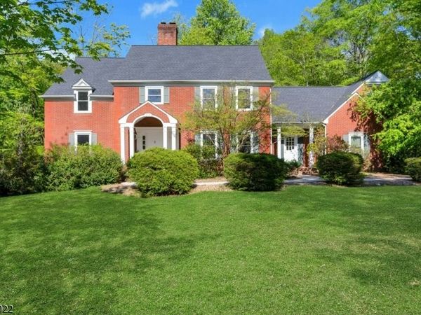 22 SANDALWOOD DR, Warren, NJ 07059