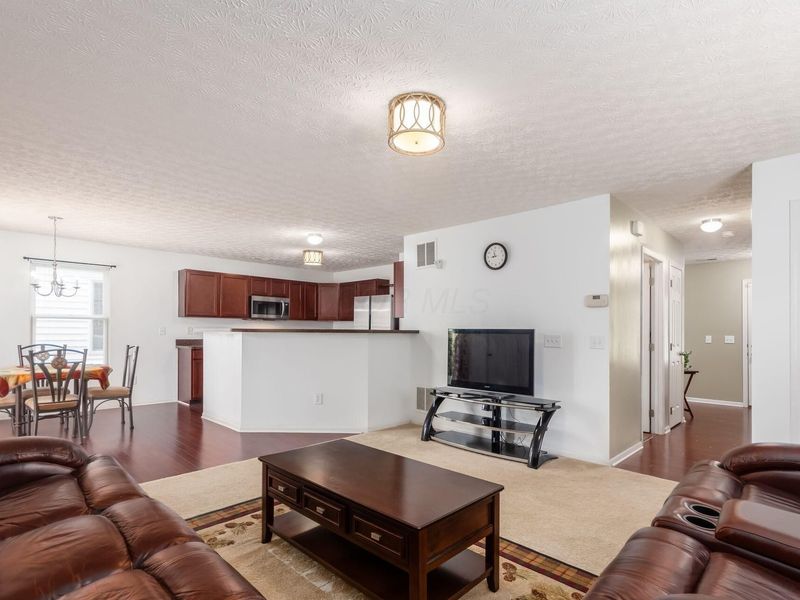 9325 Cliff Springs Trail, Columbus, OH 43240 Photo 17