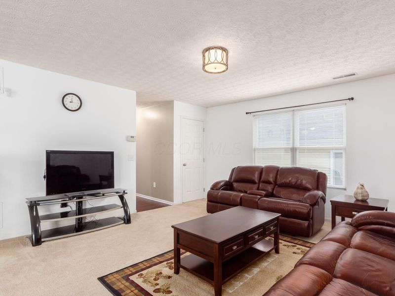 9325 Cliff Springs Trail, Columbus, OH 43240 Photo 18