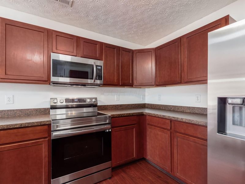 9325 Cliff Springs Trail, Columbus, OH 43240 Photo 23