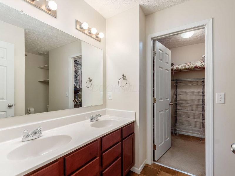 9325 Cliff Springs Trail, Columbus, OH 43240 Photo 34