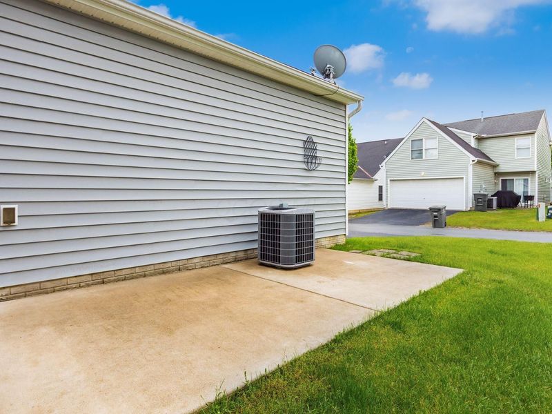 9325 Cliff Springs Trail, Columbus, OH 43240 Photo 46