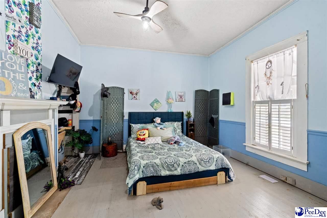 209 S Walnut St Photo 16
