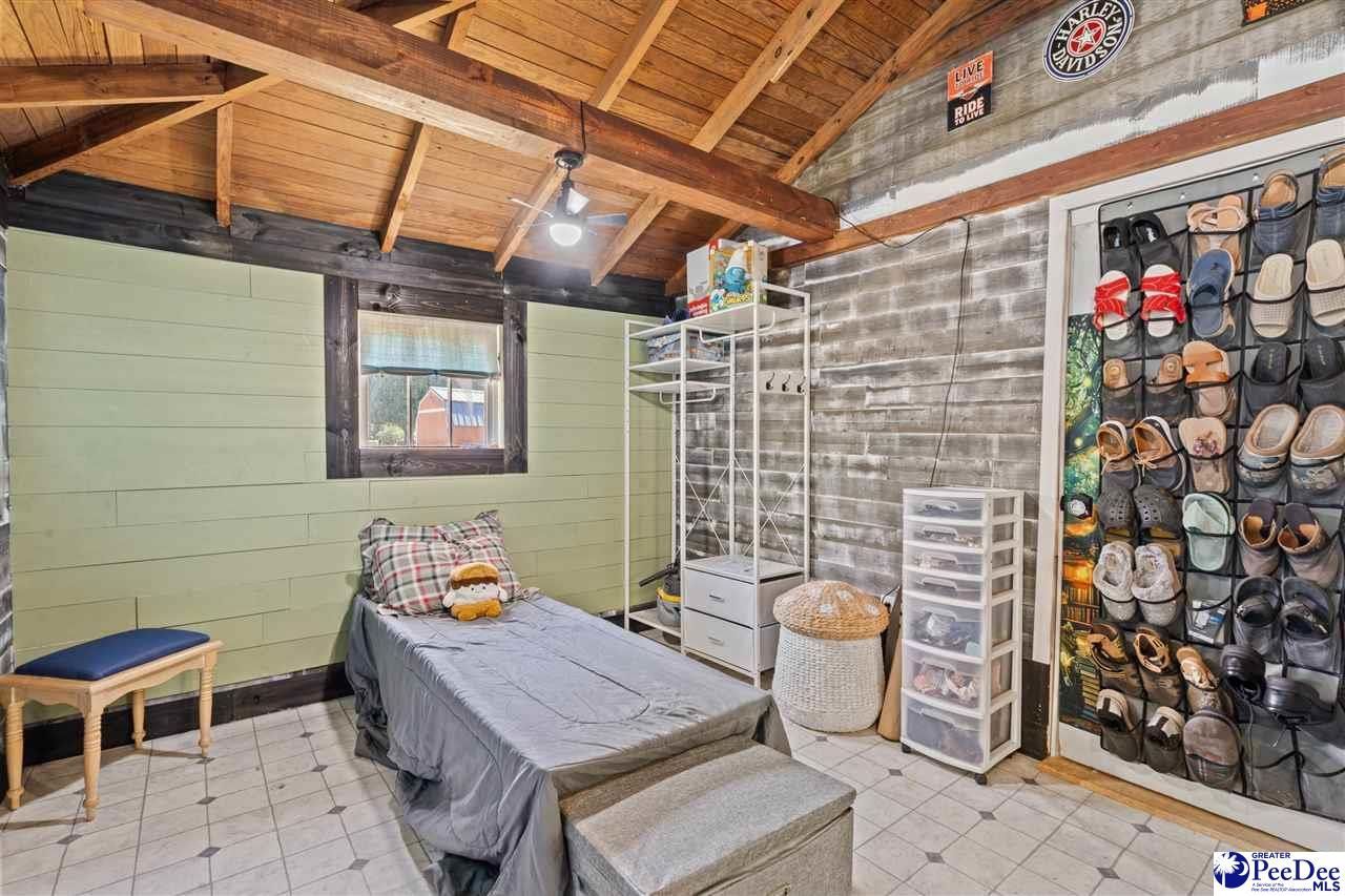 209 S Walnut St Photo 19