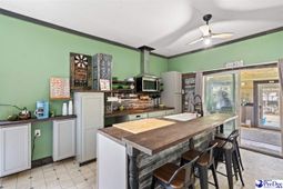 209 S Walnut St photo 4
