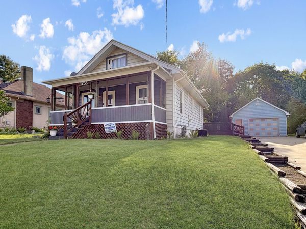 1258 S Blackhawk Avenue , Freeport, IL 61032