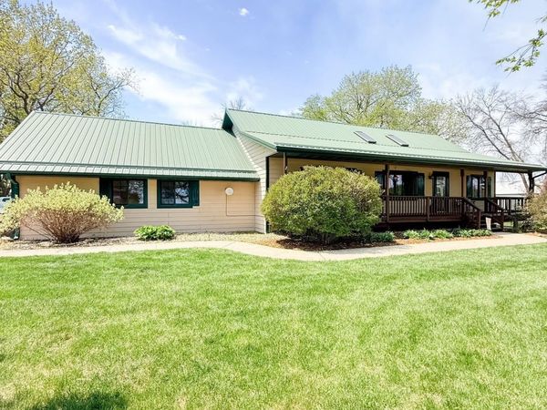 1279 Reed Ave, Belmond, IA 50421