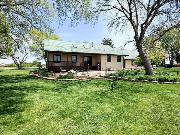 1279 Reed Ave, Belmond, IA 50421
