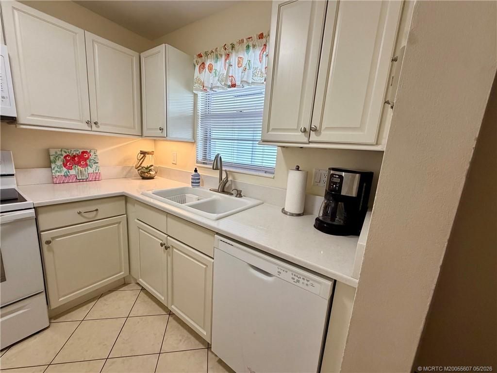 2600 SE Ocean Boulevard , Unit Z14, Stuart, FL 34996 Photo