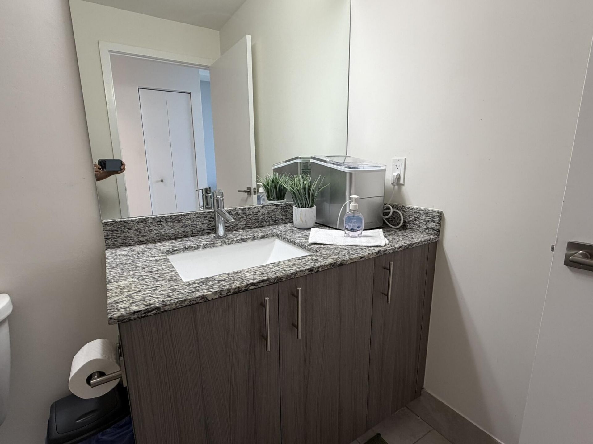 5350 NW 84th Avenue, Unit 609, Doral, FL 33166 Photo