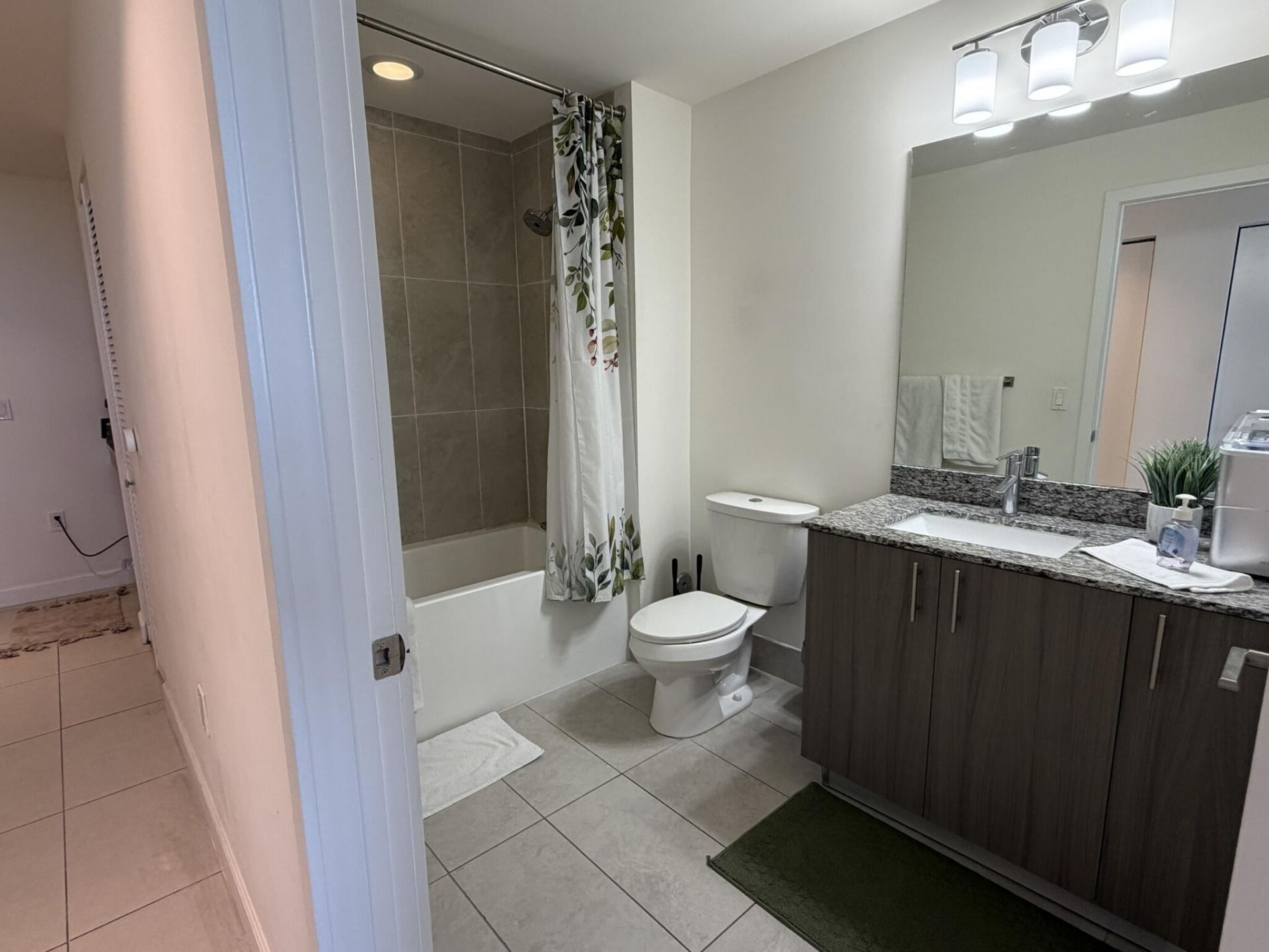 5350 NW 84th Avenue, Unit 609, Doral, FL 33166 Photo