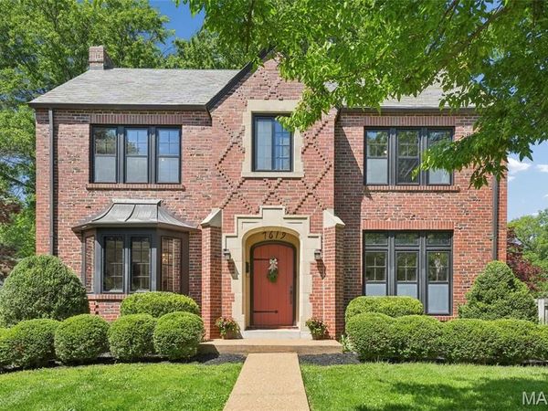 7619 Stanford Avenue, University City, MO 63130
