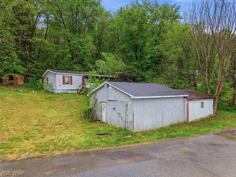 46149 Walnut Street, Rogers, OH 44455 Photo 4