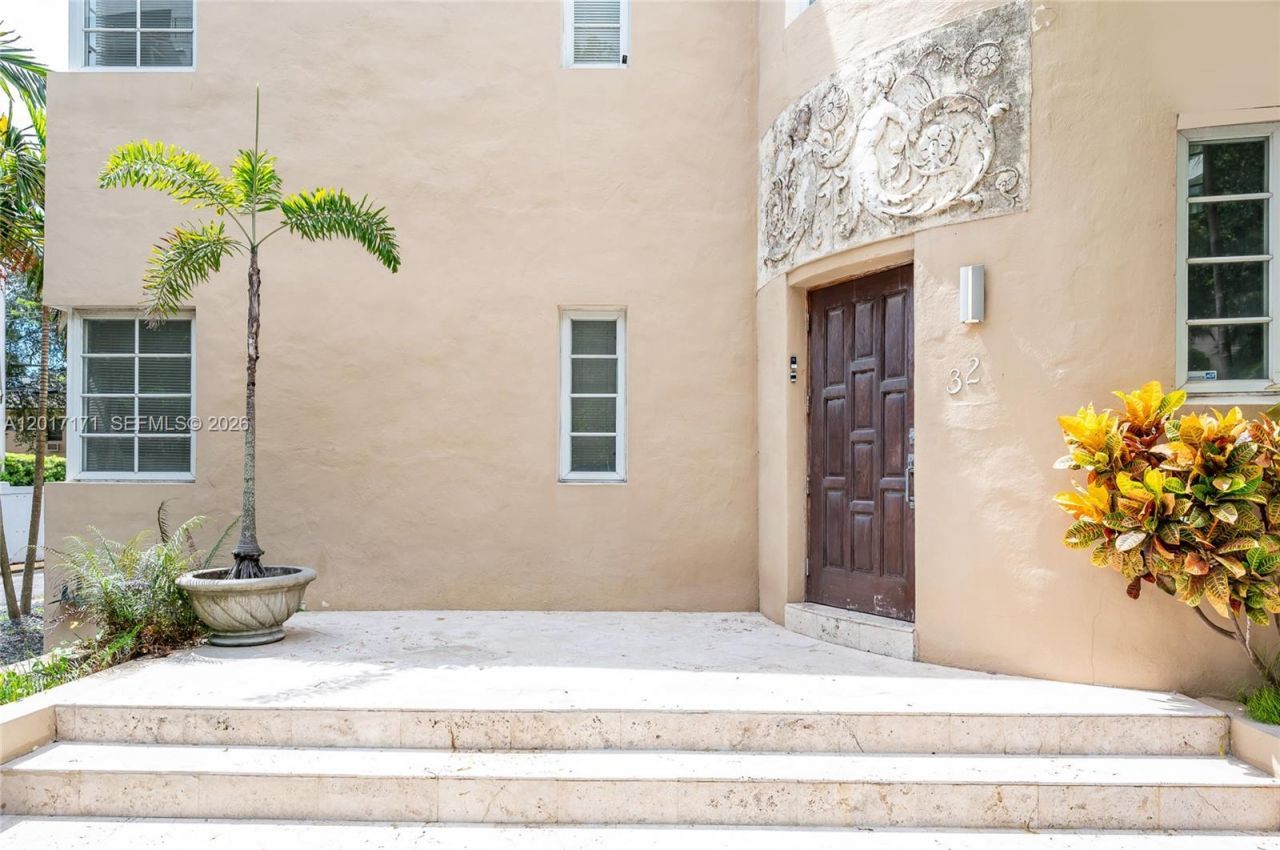 32 Calabria Ave, Unit 1, Coral Gables, FL 33134 Photo